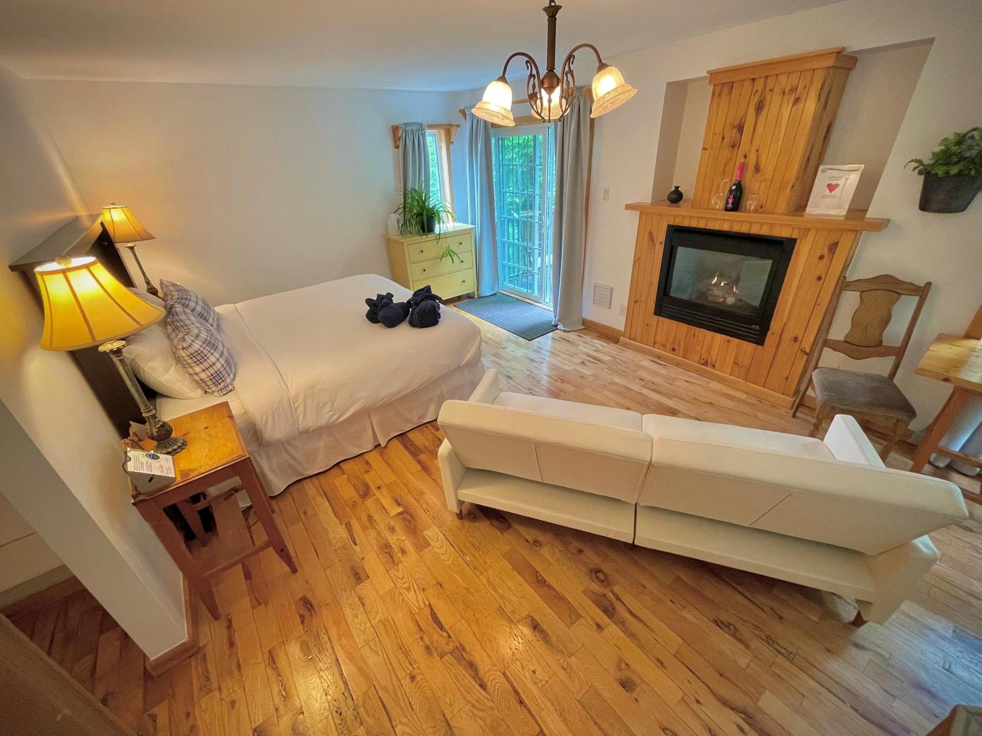 Auberge Spa & Beaux Reves Sainte-Adèle Екстериор снимка